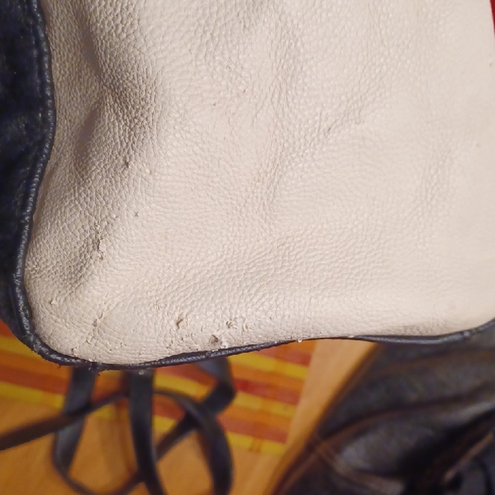 Betsey Johnson Black Satchel with Red Bow and Gold Accent - Picture 5 of 9